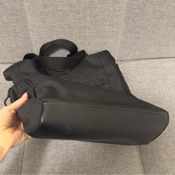 Tumi Black Tote Bag - Picture 4 of 10